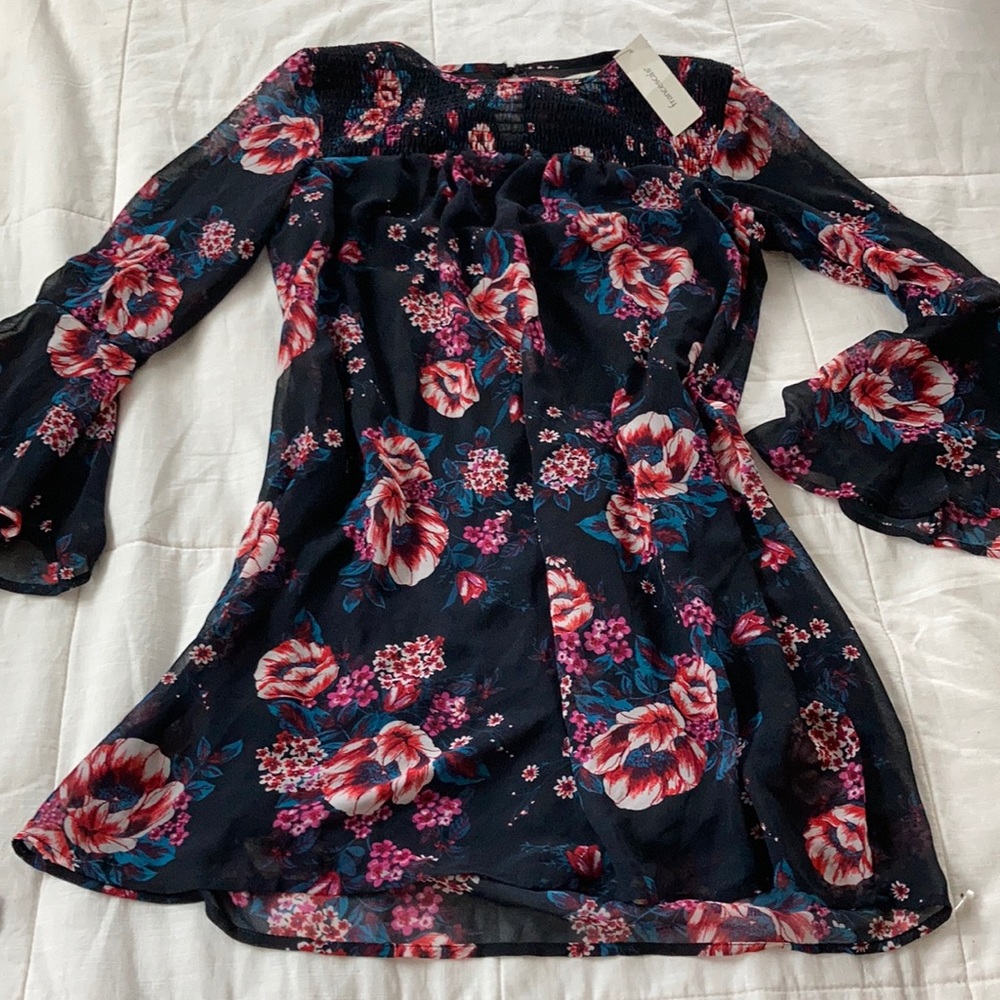 Francesca’s. Floral dress size small. NWT